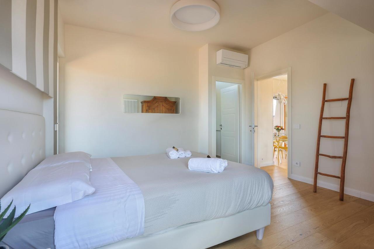 Ferienwohnung Penthouse With Big Terrace In Oltrarno Florenz Exterior foto